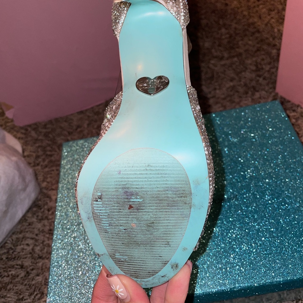 Beautiful Rhinestone Heels 👠 - Picture 7 of 8